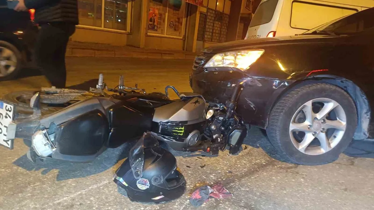 Eskişehir’de motosiklet otomobilin altına girdi: 1 yaralı