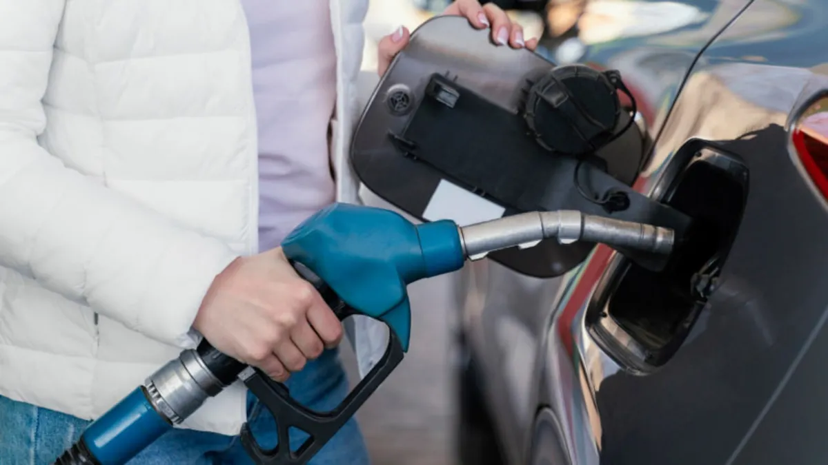 Tabelalar değişti: Akaryakıta zam geldi! 1 Ocak 2026 benzin, motorin, LPG fiyatları ne kadar?