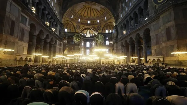 RAMAZAN BAYRAMI HUTBESİ 2024 KONUSU| Diyanet bayram hutbesi konusunu ve metninin yayınladı: ’Ramazan Bayramı: Birlik, Beraberlik ve Kardeşlik Günleri’