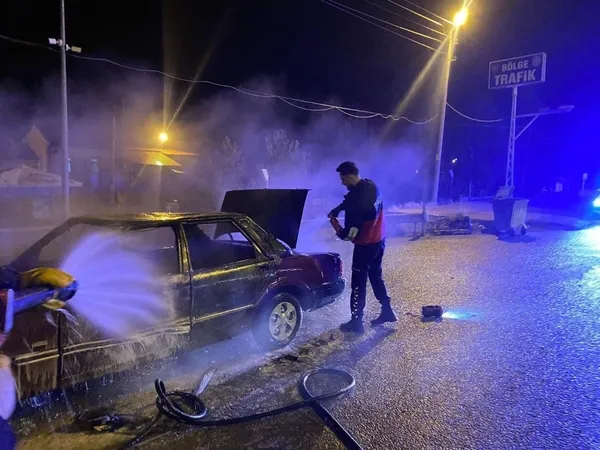1705078789999.jpg Kendi hesabını kendi kesti! Ceza kesileceğini öğrenince aracını ateşe verdi - 1