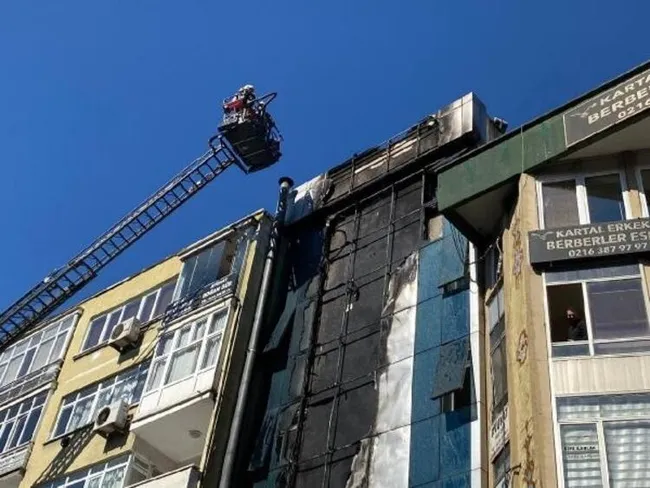 Son dakika... Kartal’da 6 katlı binada yangın! Çok sayıda ekip sevk edildi