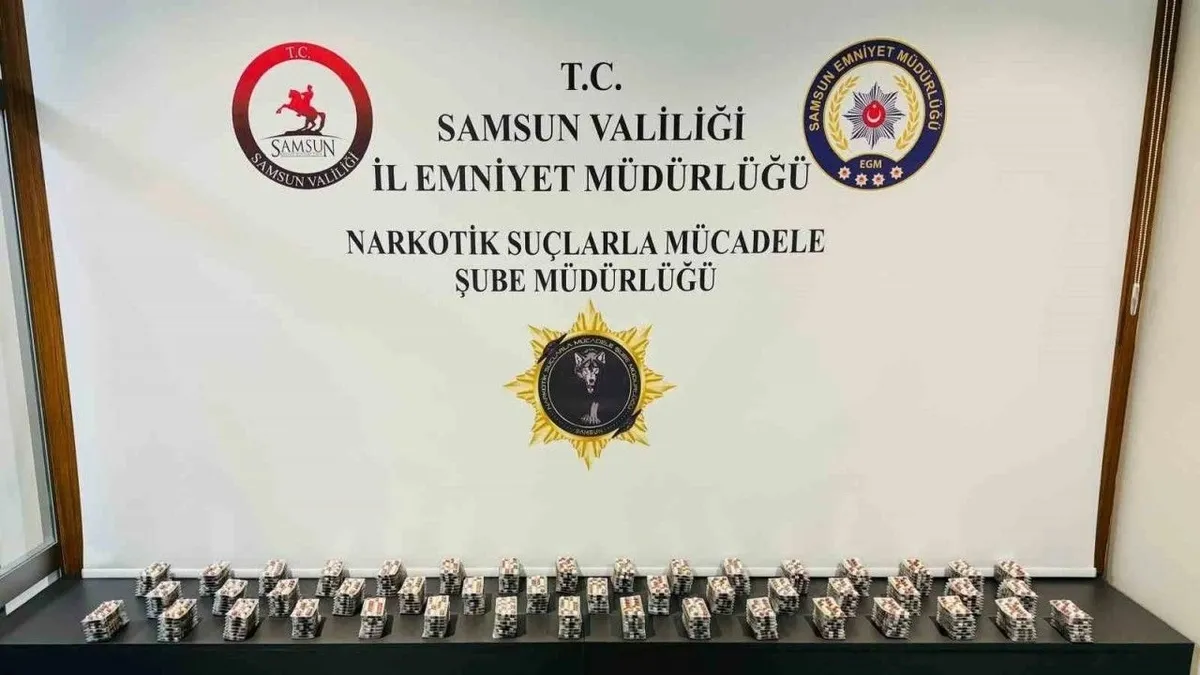 Samsun'da 7 bin 280 sentetik ecza hapı ele geçirildi