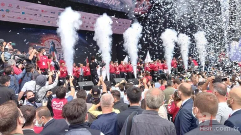 İstanbul'da TEKNOFEST rüzgarı! Gökbey, Hürkuş ve Akıncı ilk kez gösteri uçuşu yaptı 4