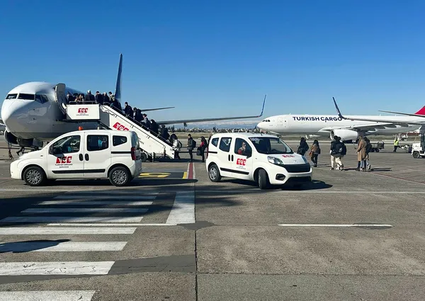 1676011359983.jpg THY tüm gücüyle milletin yanında! Deprem bölgesinden tahliyeler devam ediyor - 4