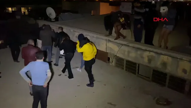 Konya'da kısıtlamayı ihlal edip eğlence merkezine gidenler polisi görünce nereye saklanacaklarını şaşırdılar - 4
