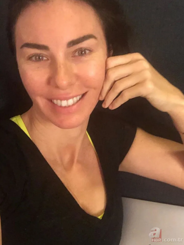 Karantina pozlarıyla olay olan Burcu Özberk’in makyajsız hali şoke etti! 4
