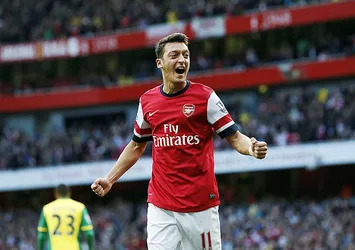 Arsenal'de 10 numara Mesut Özil'in