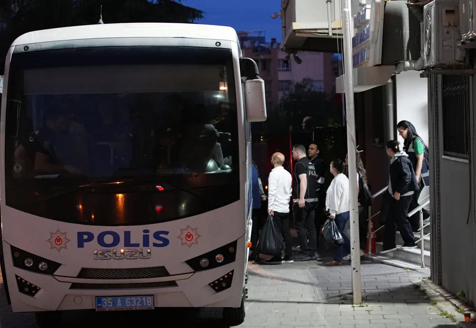 Buca Belediyesi "yolsuzluk" soruşturmasında 54 şüpheli adliyeye sevk edildi - 3