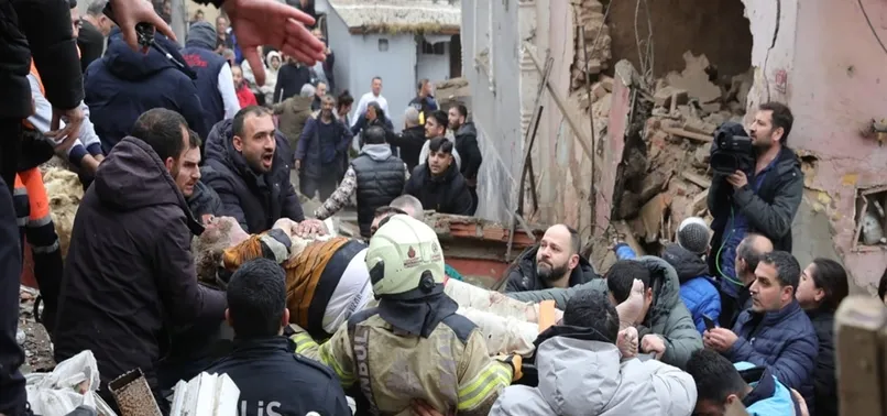 Son dakika... İstanbul Fatih'te 2 bina çöktü! Yaralılar var | Soruşturma başlatıldı