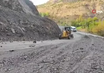 Batman’da yağış sonrası kapanan köy yolları ulaşıma açılıyor