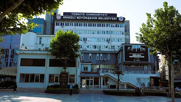 CHP’li Denizli Büyükşehir Belediyesinin atamaları tepki topladı: Elektrikçi, köfteci, eczacı kalfası yüksek maaşla koordinatör oldu