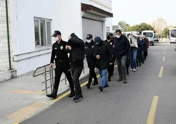 Adana'da FETÖ operasyonu! Dua yazılı 1 dolar bulundu!