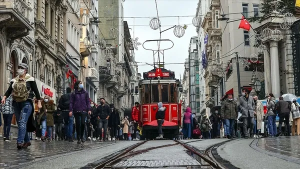 icisleri-bakani-ali-yerlikaya-yilbasi-tedbirlerini-acikladi-208-bin-personel-gorevde-1703924718026.jpg İçişleri Bakanı Ali Yerlikaya yılbaşı tedbirlerini açıkladı: 208 bin personel görevde - 1