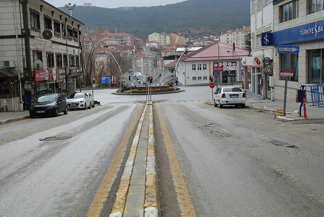 İçişleri Bakanlığı'ndan sokak kısıtlaması açıklaması: 35 bin 544 kişiye idari ve adli işlem yapıldı - 4
