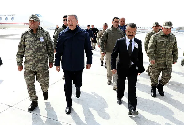 Bakan Akar ve komutanlar sınırda! - 1