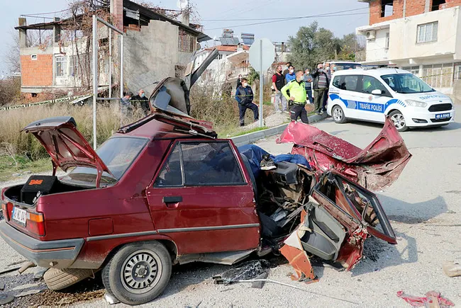 Muğla’da korkunç trafik kazası: 2 ölü, 3 yaralı - 5