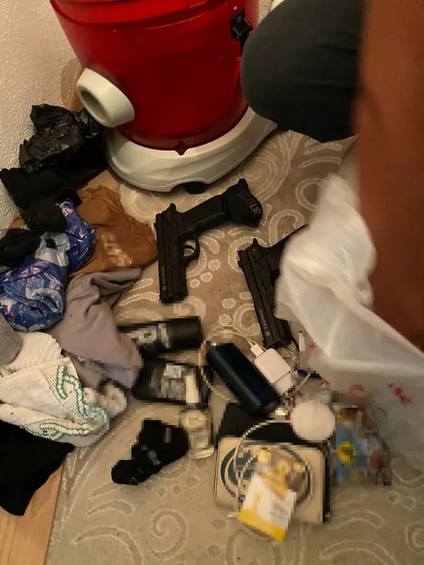 istanbulu-kana-bulayacaklardi-eylem-hazirligindaki-mlkpli-teroristler-tutuklandi-1661119716602.jpg İstanbul'u kana bulayacaklardı: Eylem hazırlığındaki MLKP'li teröristler tutuklandı - 1