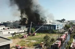 Arnavutköy’de fabrika’da yangın!