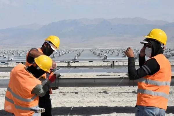 YEKA’da yerli teknoloji hamlesi! Dünyanın en büyük santrali elektrik üretimine başladı!