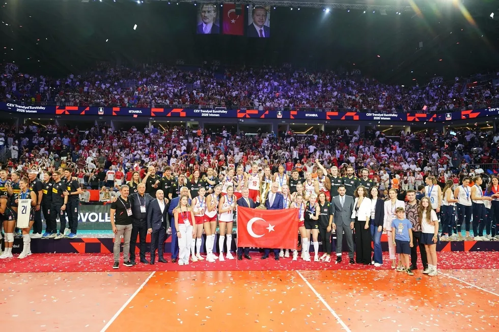 italya-karsisinda-destansi-geri-donus-filenin-sultanlari-avrupa-sampiyonu-1788726916639.jpg İtalya karşısında destansı geri dönüş: Filenin Sultanları Avrupa şampiyonu - 4