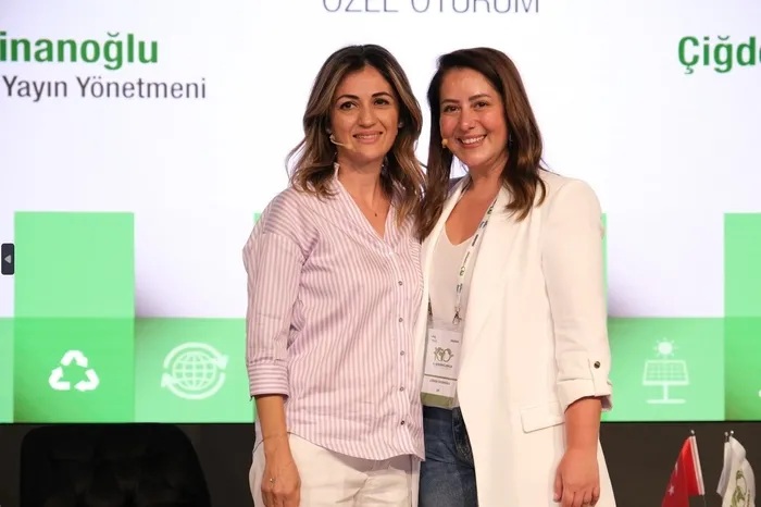 surdurulebilir-donusum-icin-yol-haritasi-is-dunyasi-ve-kamu-temsilcileri-surdurulebilir-yuzyil-zirvesinde-turk-1717771500638.jpg İş dünyası ve kamu temsilcileri Sürdürülebilir Yüzyıl Zirvesi’nde Turkuvaz Medya'da buluştu: Türkiye 5.5G'ye geçiyor! Bakan Yardımcısı tarih vererek duyurdu - 10