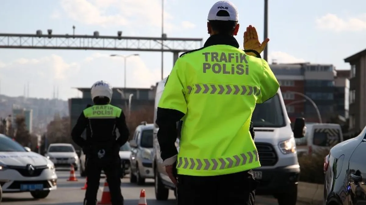 Maltepe trafiği tehlikeye düşüren sürücüye para cezası kesildi