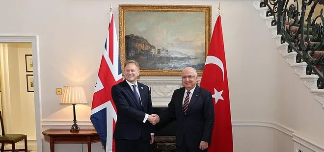 Milli Savunma Bakanı Güler İngiltere Savunma Bakanı Shapps ile bir araya geldi