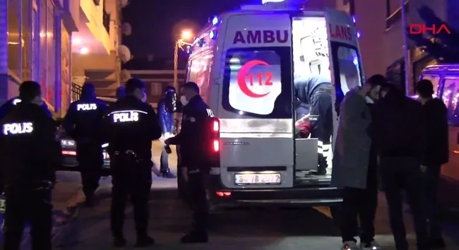 İstanbul’da kan donduran olay! Sokakta tartıştığı eşini silahla vurup intihar etti - 1