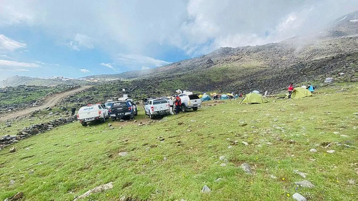 Ağrı Dağı'nda kaybolan dağcılardan acı haber! Cansız bedenleri bulundu