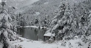 Bahar günü beyaza büründü