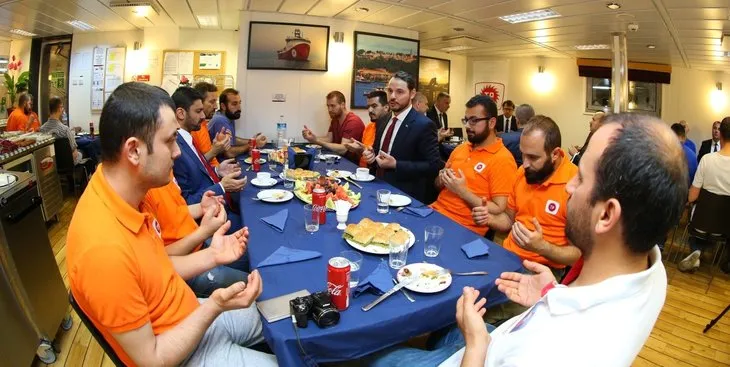 Albayrak'tan Barbaros Hayrettin Paşa gemisine ziyaret