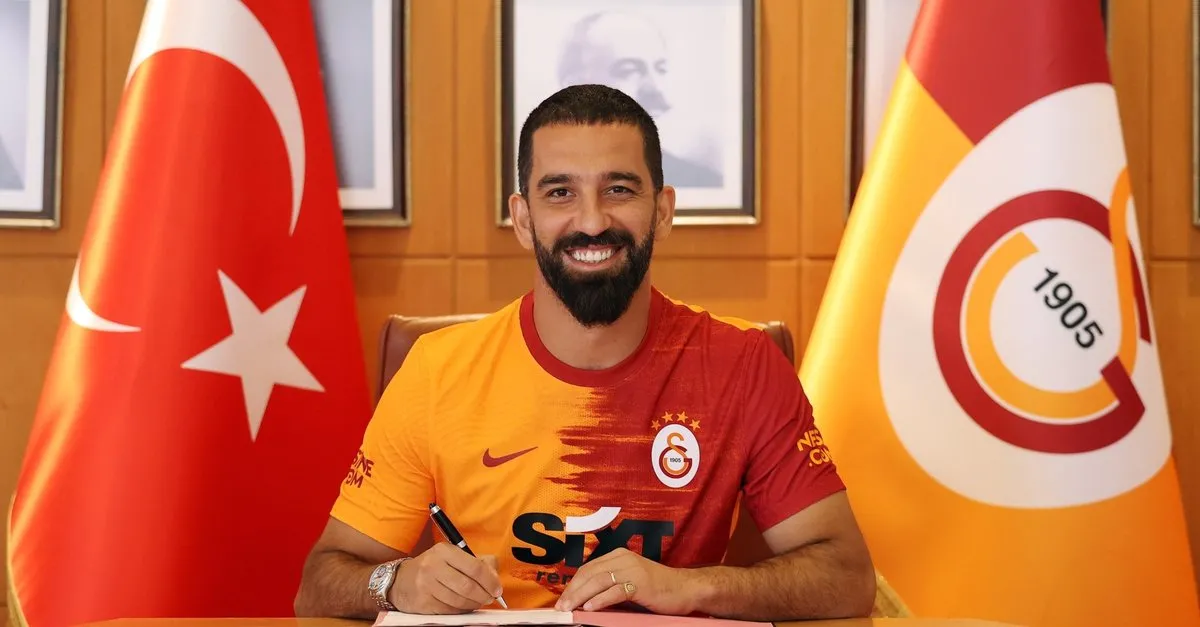 Galatasaray kaptanla yeni sözleşme imzaladı! Arda Turan'ın ilk sözleri: Buranın evladıyım...