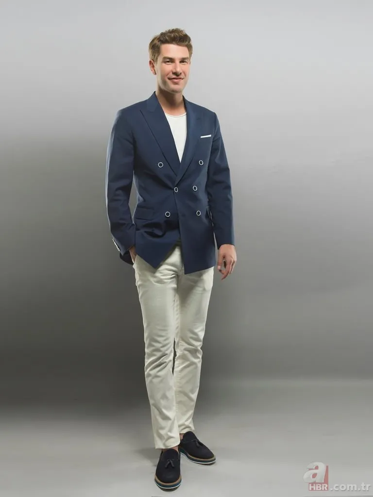 Sefirin Kızı dizisinin yıldızı Neslihan Atagül herkesi şaşırttı 25