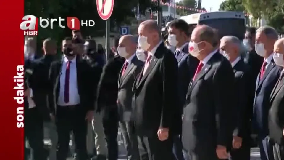 Başkan Erdoğan KKTC’de Atatürk Anıtı’na çelenk bıraktı