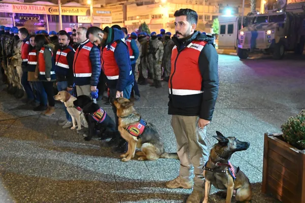 Son dakika: Kökünü Kurutma ve Zincir-2 Operasyonu! İçişleri Bakanı Süleyman Soylu gözaltı sayısını açıkladı - 7