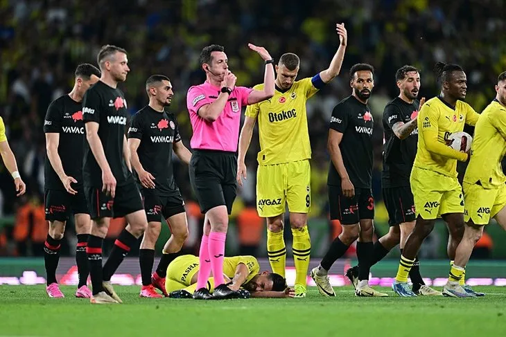 Karagümrük Fenerbahçe maçında olay yaratan penaltı pozisyonu! Spor yorumcularından flaş sözler