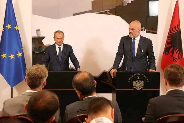 Donald Tusk: Güvenli ve istikrarlı bir Avrupa'nın yolu Batı Balkanlar'dır! - 2