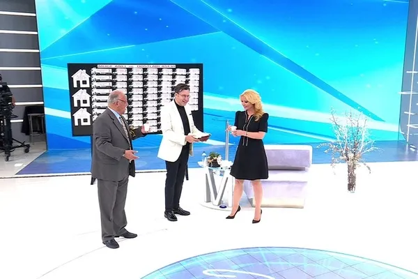 sezon-finali-yapan-muge-anli-iki-ay-sonra-cogalarak-yine-ekran-basinda-olalim-1687760990016.jpg Sezon finali yapan Müge Anlı: İki ay sonra çoğalarak yine ekran başında olalım - 3