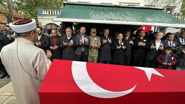 baskan-erdogandan-sehit-polis-musa-keskinin-ailesine-taziye-mesaji-1682003131905.jpg Başkan Erdoğan'dan şehit polis Musa Keskin'in ailesine taziye mesajı - 3