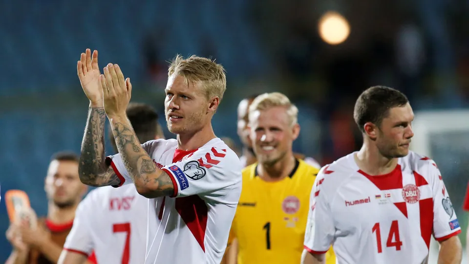 Galatasaray ve Fenerbahçe Simon Kjaer için kapışıyor