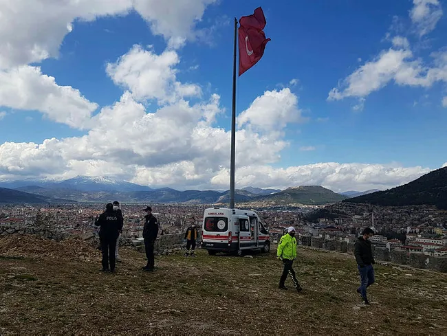 Burdur’da parkta öldüren Gizem Canbulut’un paylaşımları ortaya çıktı: Kadın ölmek kolay - 1