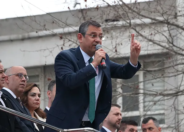 CHP’de koltuk savaşları! Ankara kulisleri yanıyor! Özgür Özel seçimi kaybederse istifa edecek mi?