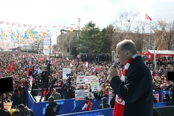 Başkan Recep Tayyip Erdoğan’dan Özgür Özel’e bedelli askerlik tepkisi: Zihniyet bozukluğunun işareti