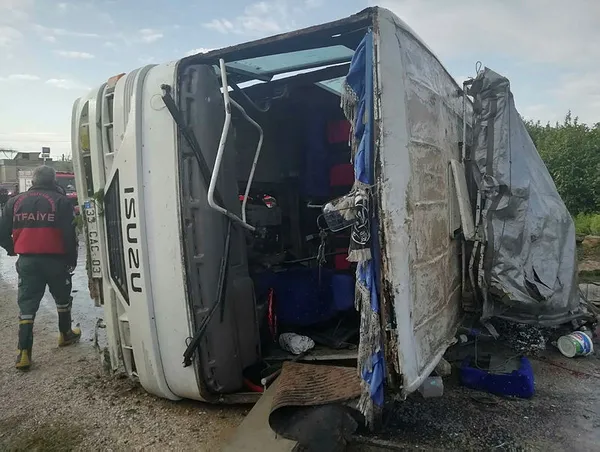 Mersin'de işçi minibüsü kaza yaptı: 1 ölü 15 yaralı - 1