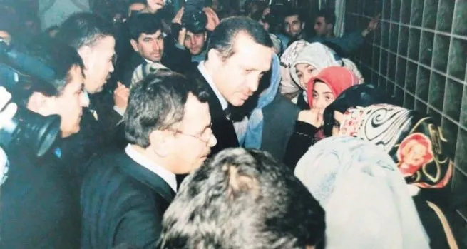 baskan-erdogan-ilk-ona-soyledi-gece-uykularima-keder-veriyorsunuz-az-daha-sabredin-1645942909644.jpg Başkan Erdoğan ilk ona söyledi: Gece uykularıma keder veriyorsunuz az daha sabredin - 1