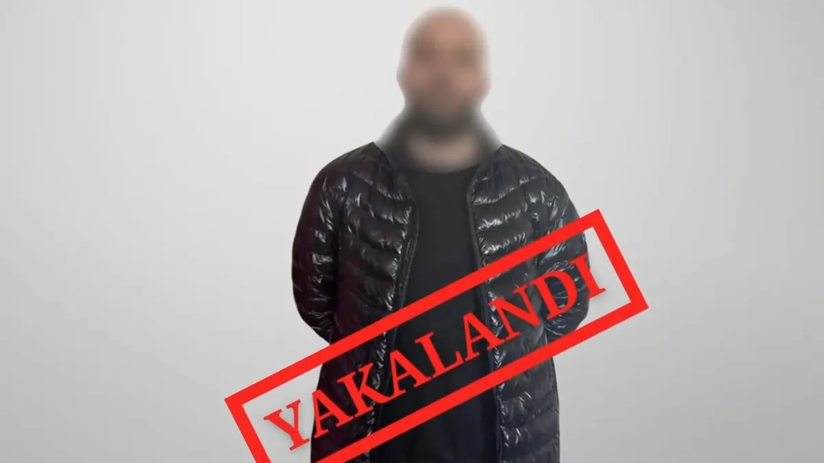 Kırmızı bültenle aranan 11 suçlu Türkiye'ye getirildi