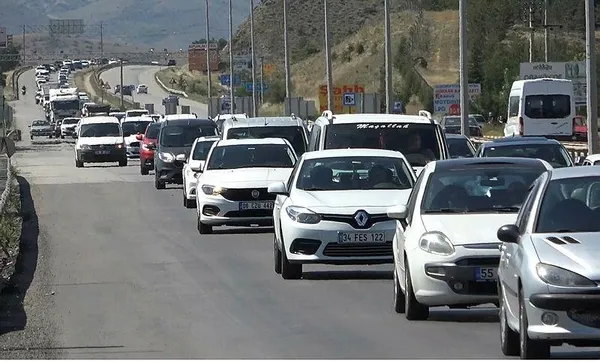 1688209130092.jpeg 43 ilin geçiş güzergahı kilit kavşakta dönüş yoğunluğu! Tatilciler dönüş yoluna geçti - 2