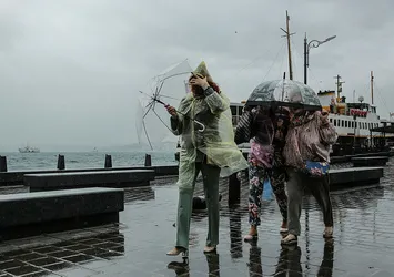 Meteoroloji'den flaş uyarı! Kuvvetli geliyor...