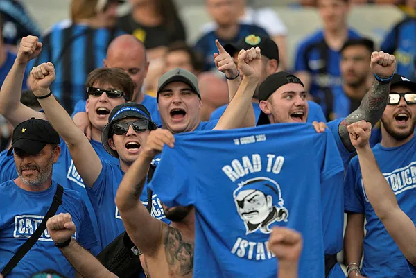 İstanbul’da final coşkusu! Binlerce taraftar Olimpiyat Stadı’na akın etti