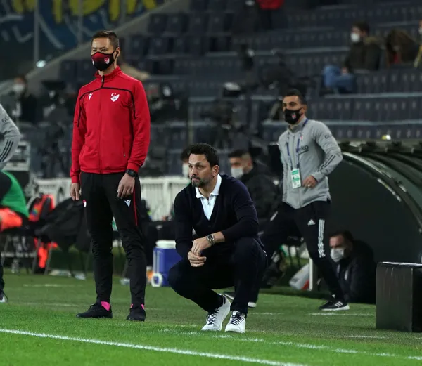 Fenerbahçe - Beşiktaş derbisi sonrası Erol Bulut’tan oyuncularına eleştiri